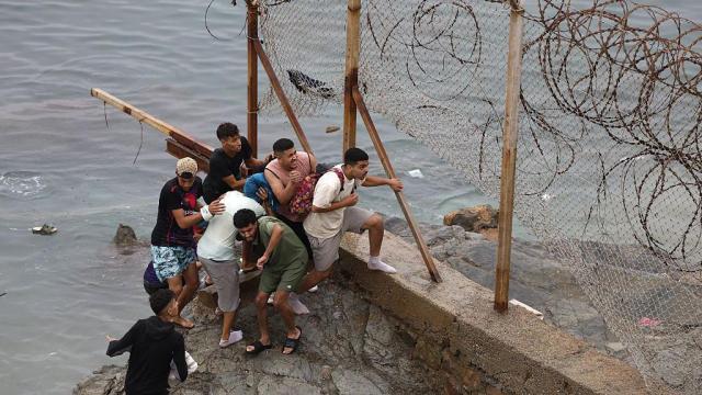 Estamos atrapadas aquí, sin poder volver a casa": la desesperación de los  miles de migrantes que cruzaron la frontera entre Marruecos y España por  Ceuta