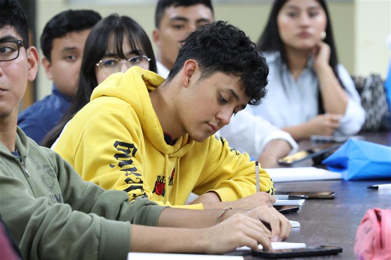 La Senacyt mantiene abierta la convocatoria de becas científicas y tecnológicas 2026, con apoyo de hasta Q200 mil anuales para estudios de especialización, maestría y doctorado en áreas STEM. (Foto, Prensa Libre: cortesía Senacyt)