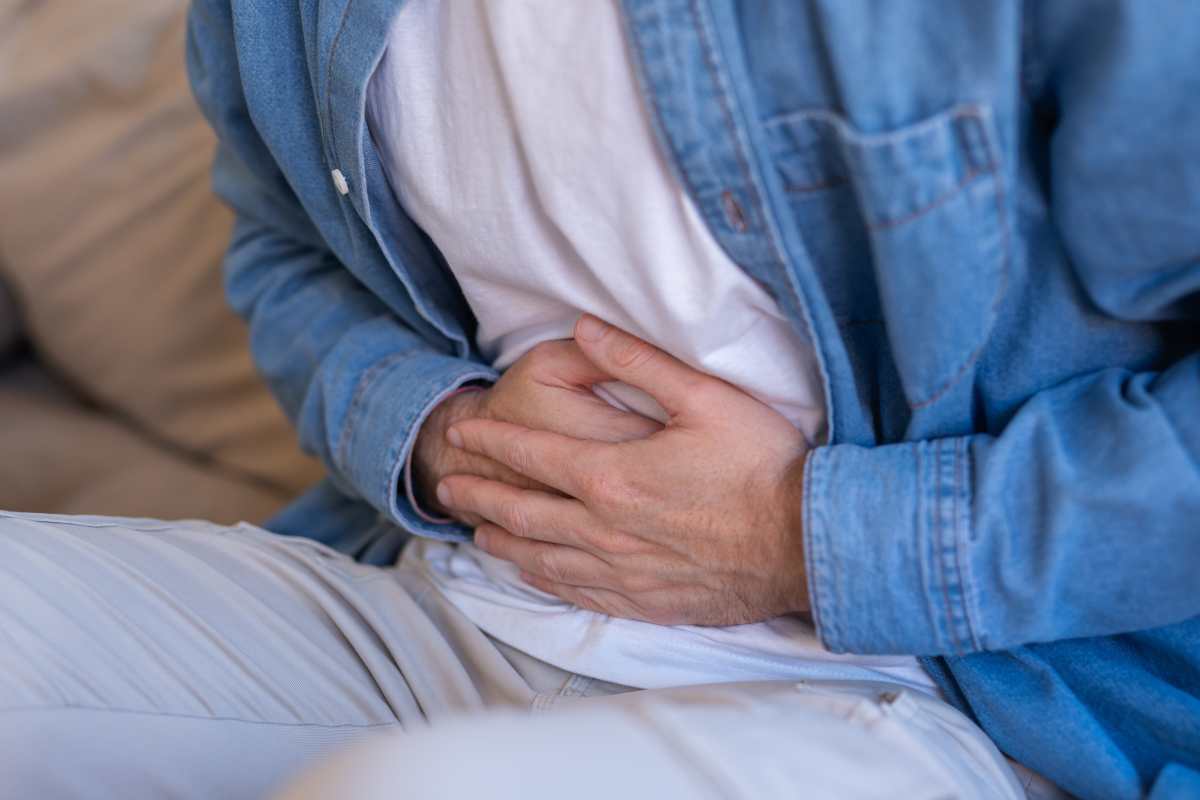 Brote de ciclosporiasis: Qué es, cuáles son sus síntomas y cómo evitar esta infección intestinal