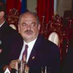 El presidente Jorge Serrano Elías, el vicepresidente Gustavo Espina Salguero y el ministro de Gobernación, Perdomo Sandoval, durante una conferencia de prensa tras anunciar el autogolpe del 25 de mayo de 1993. (Foto Prensa Libre: Hemeroteca PL)
