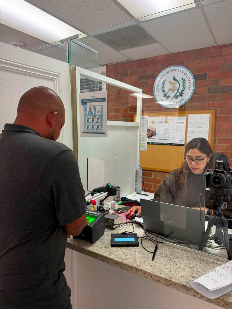 El Consulado General de Guatemala en Los Ángeles, California, será uno de los dos centros donde se iniciará el plan piloto para la emisión de la Tarjeta de Identificación Consular (TICG), cuyo trámite se suspendió en enero del 2026. (Foto Prensa Libre: Facebook del Consulado General de Guatemala en Los Ángeles)