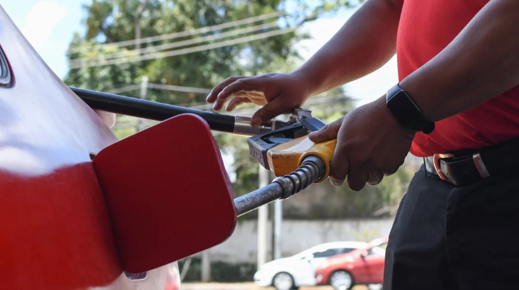 gasolinera Dispensadores de gasolinas 5 Foto HPL