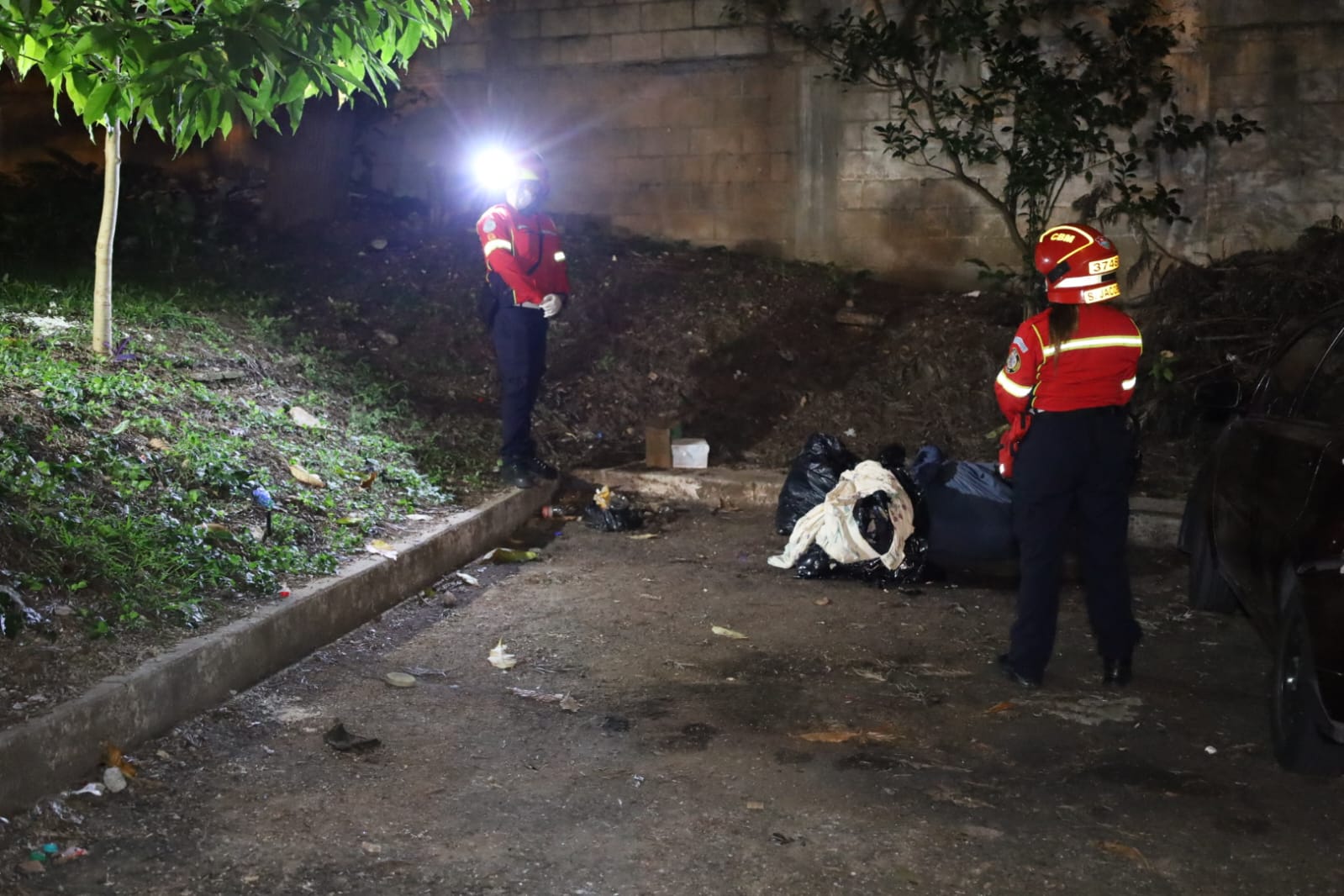 hallazgo restos humanos zona 18 Bomberos Municipales