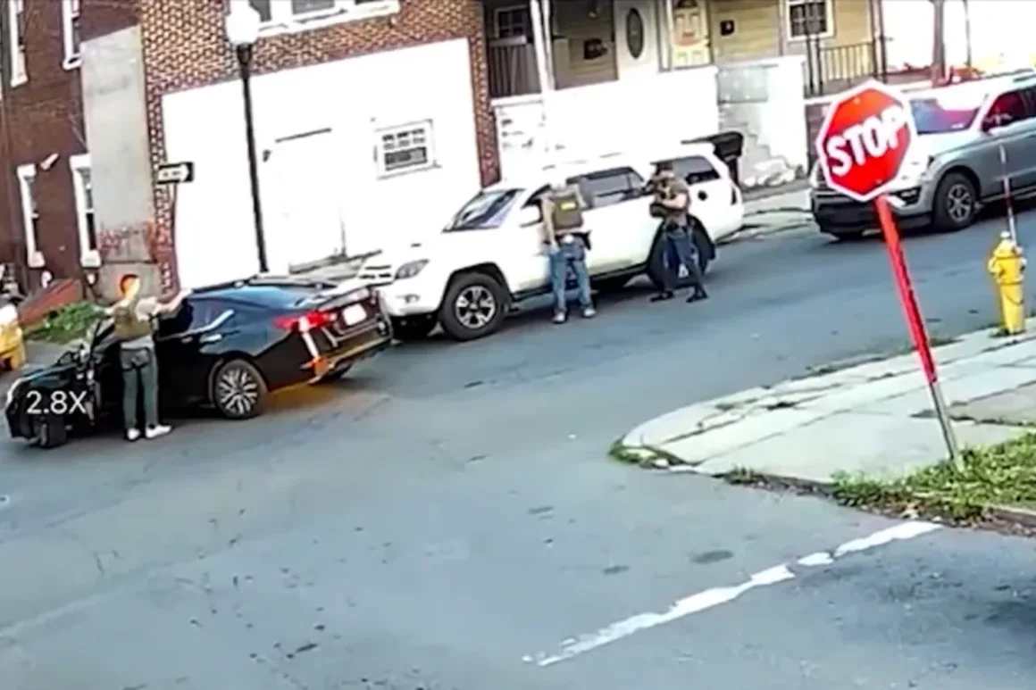 Imagen publicada por el canal de TV WGAL, en donde se observa los hechos en dónde murió un migrante en un operativo de ICE (foto, prensa Libre, cortesía CNN)
