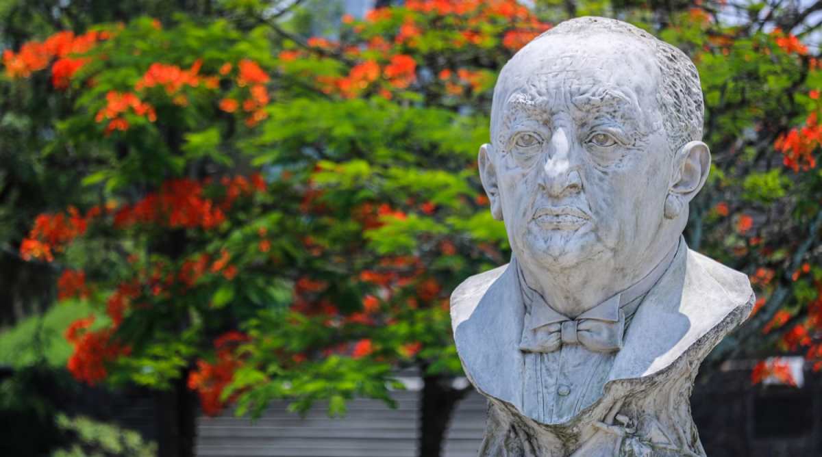 La Tumba del Gran Lengua y otros detalles del nuevo mausoleo de Miguel Ángel Asturias en Guatemala