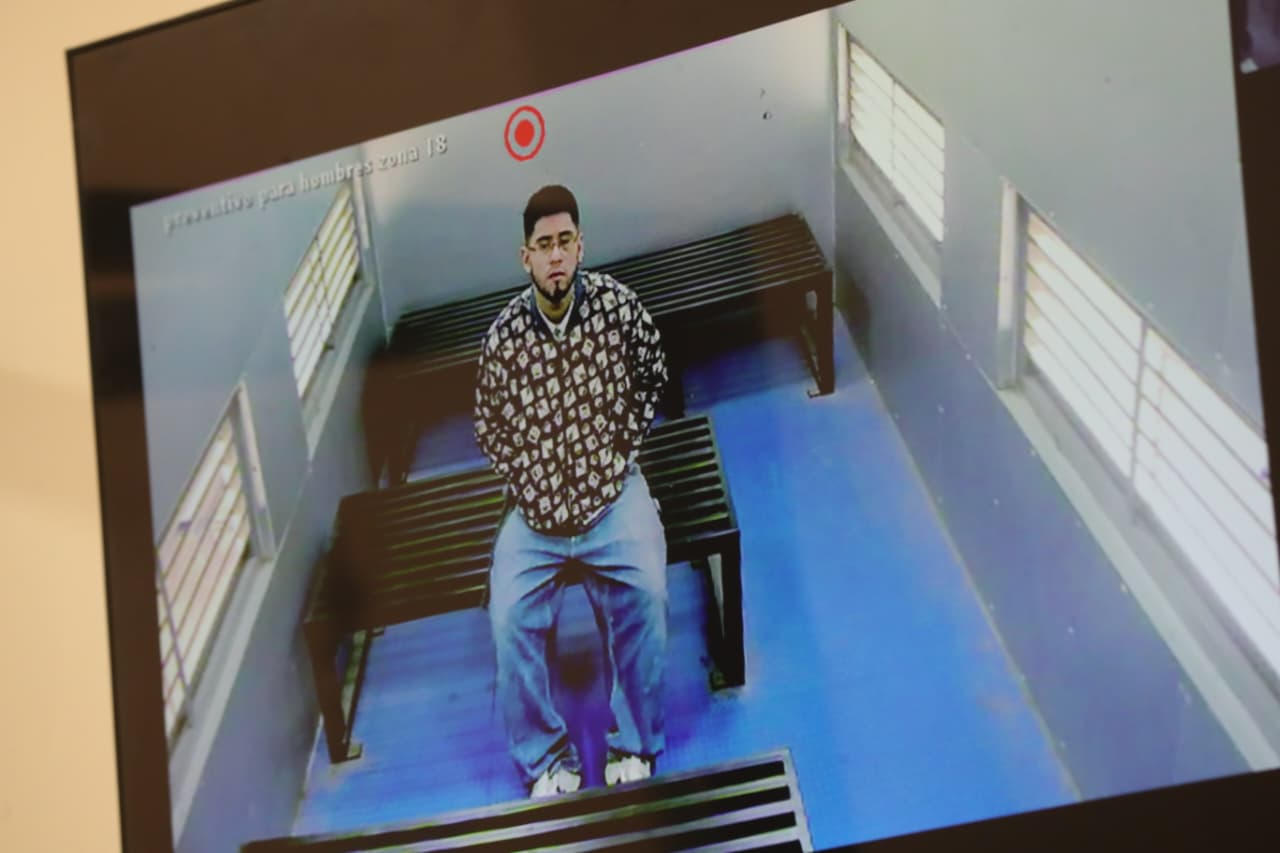Kevin Goevani Castellanos enfrenta proceso por asesinato, asociación ilícita, terrorismo, sedición y portación ilegal de armas de uso exclusivo del Ejército. Es señalado de participar en un ataque armado contra dos agentes de la PNC. (Foto Prensa Libre: Moisés Xec)
