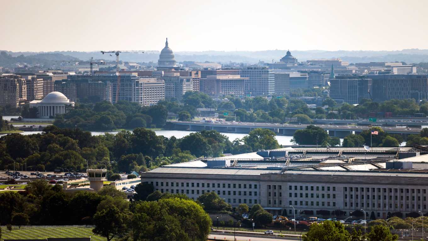 ARLINGTON COUNTY (USA), 13/08/2026.- The Pentagon, headquarters of the US Department of Defense, in Arlington, Virginia, USA, 13 August 2026. The Pentagon is moving forward with integrating Palantir's Maven AI system into all branches of the US military. According to the Federal News Network, the Defense Department is seeking to spend an additional 244 million US dollar on Palantir's services through the first quarter of 2027. EFE/EPA/JIM LO SCALZO