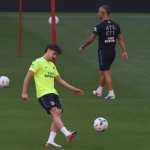 FOTODELDIA MADRID, 18/08/2026.- El argentino Julián Álvarez participa en el entrenamiento del Atlético de Madrid, en el estadio Riyadh Air Metropolitano, este martes. El Atlético de Madrid, después de un convulso verano por el asunto del argentino Julián Álvarez, ultima la preparación para su estreno en un nuevo curso liguero, este miércoles ante el recién ascendido Málaga, que pretende tener una buena presentación en su reestreno en Primera división. EFE/Mariscal