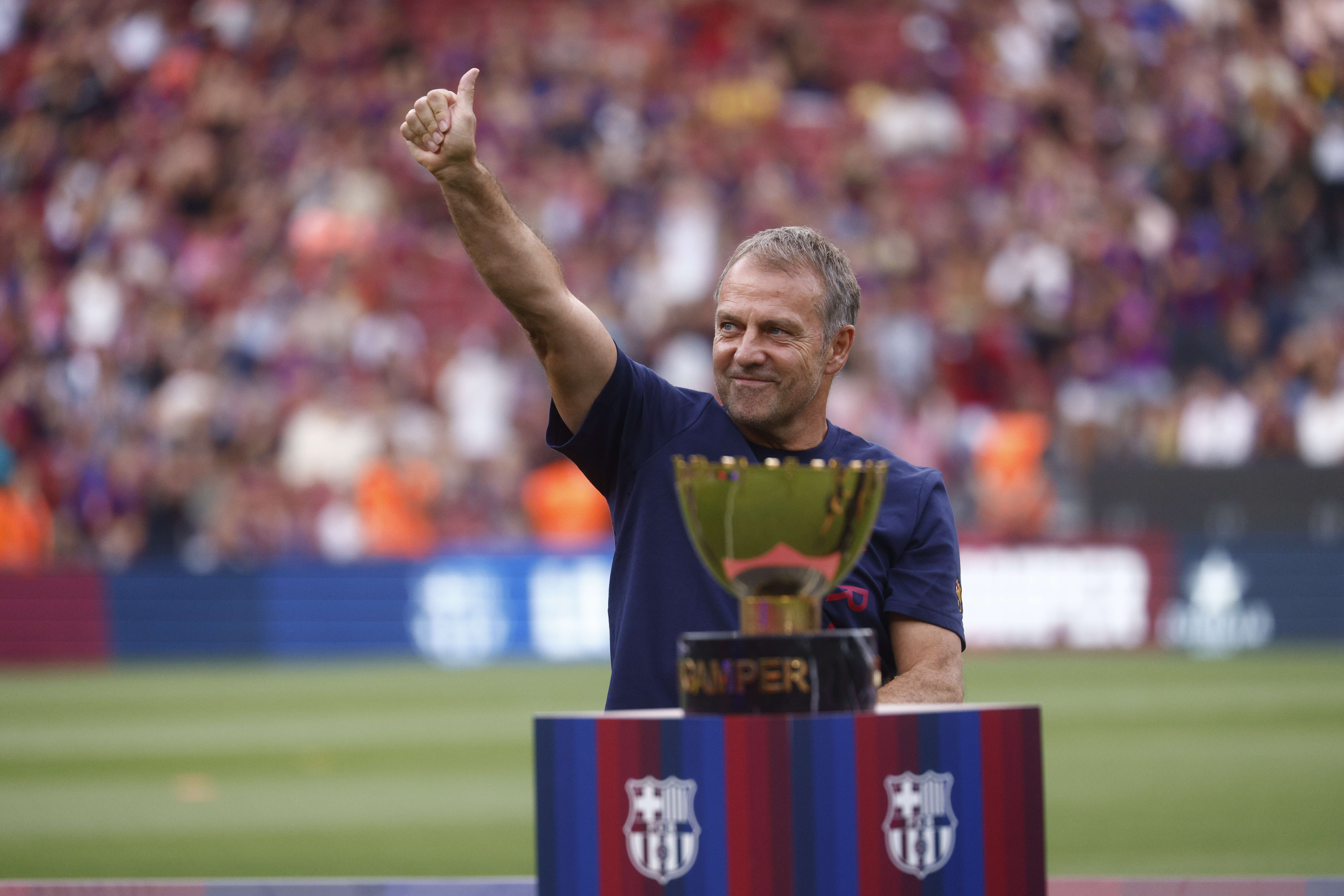 BARCELONA, 19/08/2026.- El entrenado del Barcelona, el alemán Hansi Flick, en la presentación previa al partido de su equipo ante el Al Ahly, correspondiente al Trofeo Joan Gamper, este miércoles en el Camp Nou. EFE/ Quique Garcia