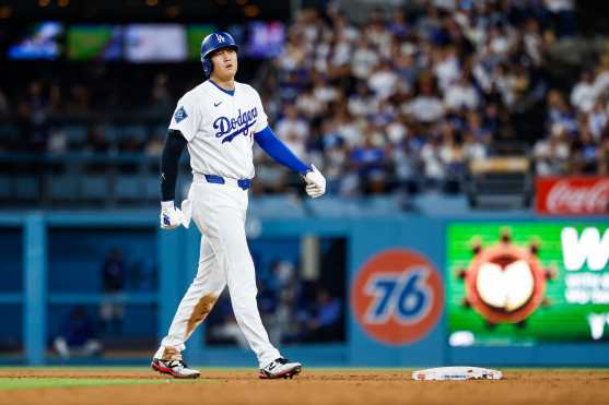 LOS ANGELES (United States), 22/08/2026.- Dodgers designated hitter Shohei Ohtani reaches second base in the seventh inning of the MLB game between the Los Angeles Dodgers and the Pittsburgh Pirates in Los Angeles, California, USA, 21 August 2026. EFE/EPA/CHRIS TORRES