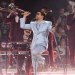 AME1272. SAN JUAN (PUERTO RICO), 22/08/2026.- El cantante puertorriqueño Bad Bunny se presenta durante el primero de los dos conciertos de cierre de su gira internacional 'Debí tirar más fotos' este sábado, en San Juan (Puerto Rico). EFE/ Thais Llorca