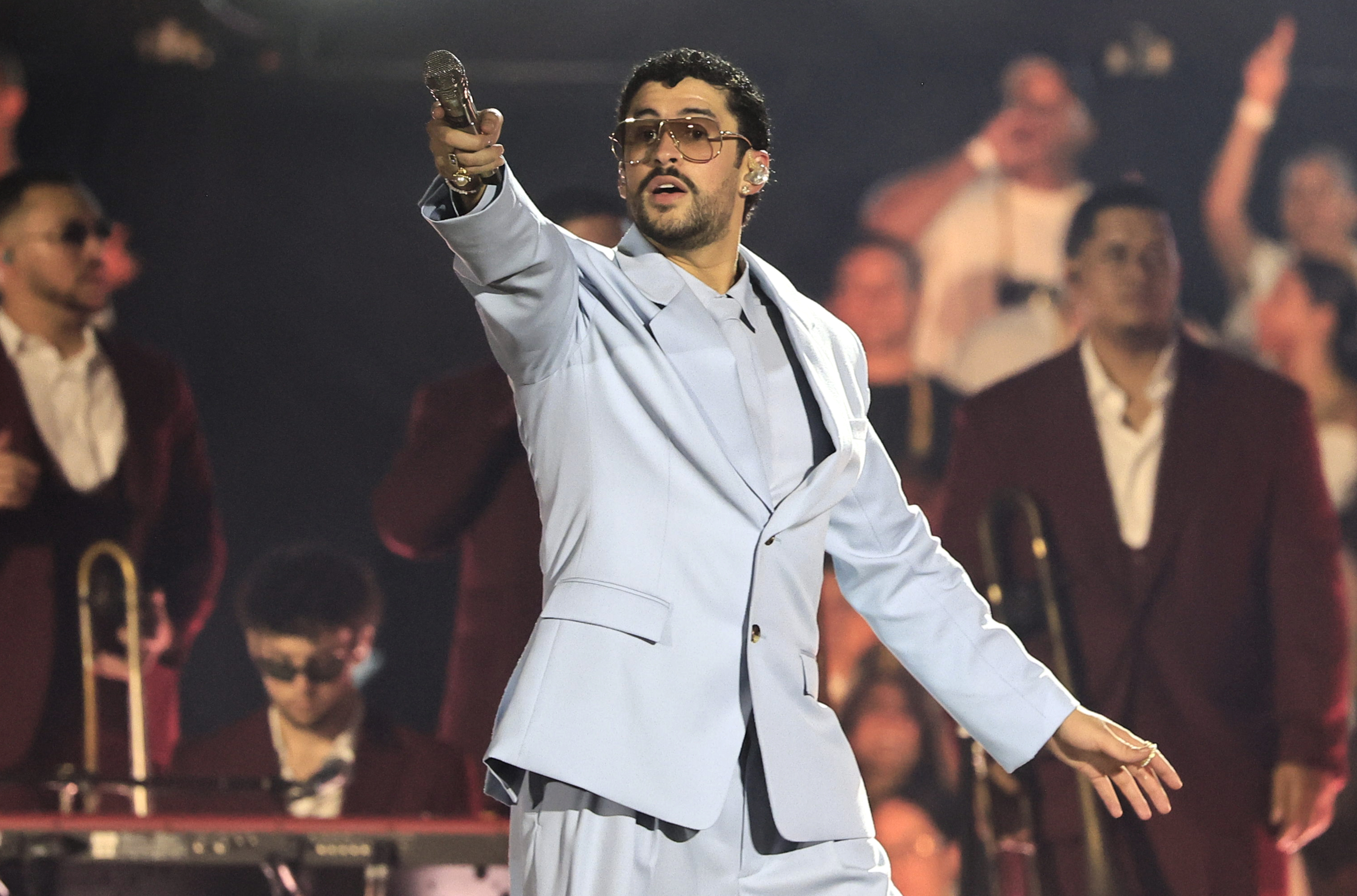 Bad Bunny gana su primer Emmy por el show de medio tiempo del Super Bowl