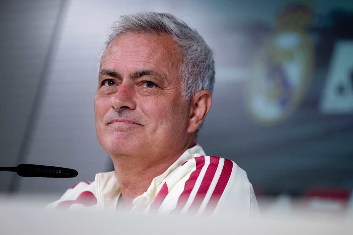 MADRID, 25/08/2026.- El técnico del Real Madrid, José Mourinho, durante la rueda de prensa posterior al entrenamiento del equipo, este martes en Valdebebas, para preparar su próximo encuentro de LaLiga que disputan este miércoles frente a la Real Sociedad. EFE/ Daniel Gonzalez