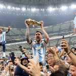 LUSAIL (Qatar), 31/08/2026.- (FILE) - Lionel Messi of Argentina (C) lifts the trophy as he celebrates with teammates and fans winning the FIFA World Cup 2022 Final between Argentina and France at Lusail stadium, Lusail, Qatar, 18 December 2022 (Reissued 31 August 2026). Lionel Messi announed his retirement from international soccer on 31 August 2026. (Mundial de Fútbol, Francia, Catar) EFE/EPA/TOLGA BOZOGLU