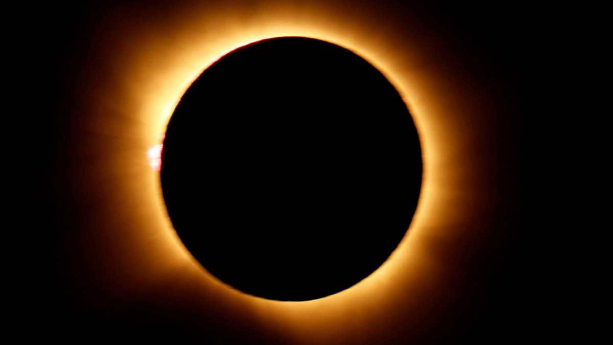 Eclipse solar total