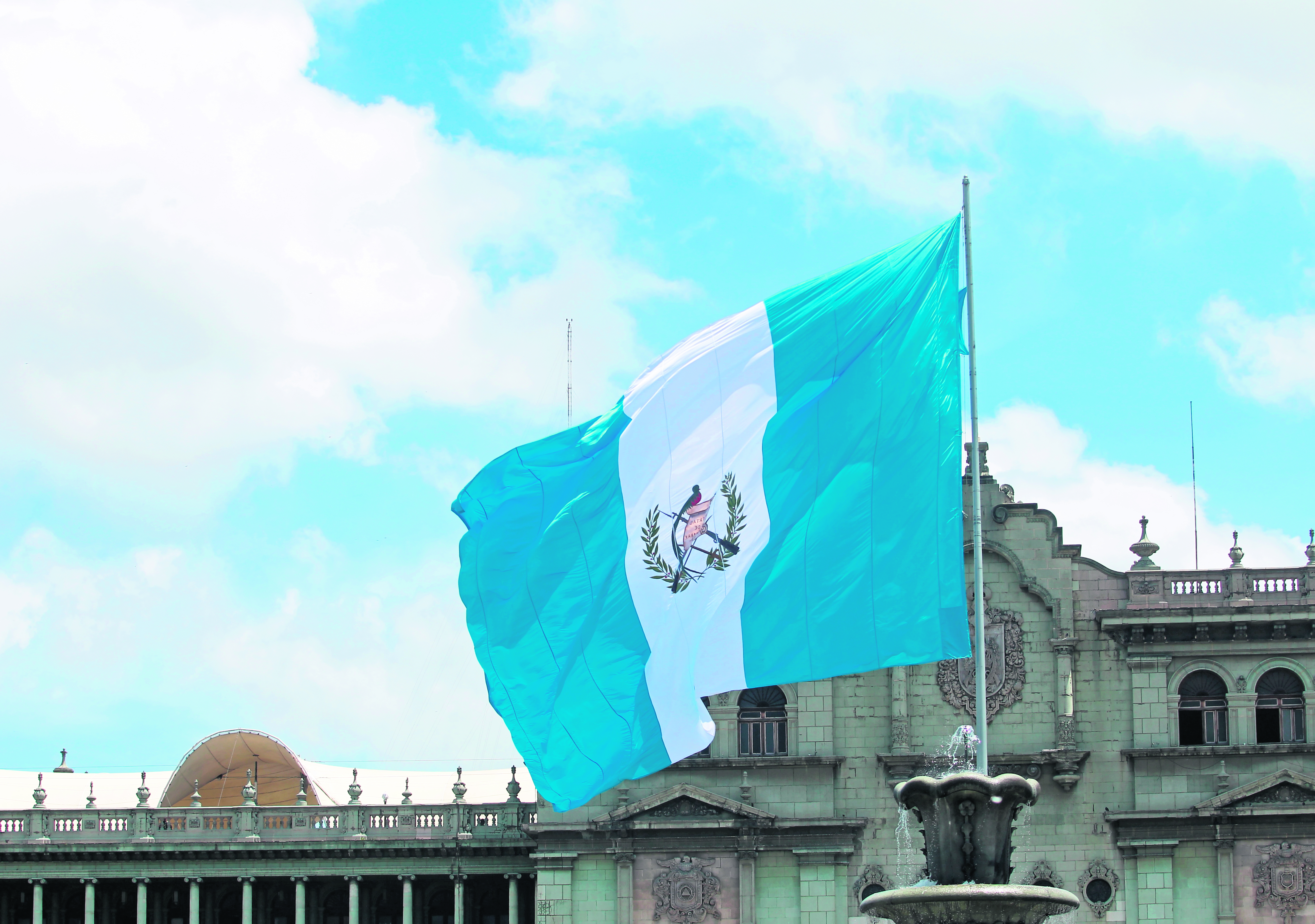 ¿Cómo evolucionó la bandera nacional de Guatemala, cuyo día se celebra el 17 de agosto?