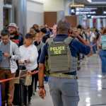 Agentes del ICE se desplegaron en aeropuertos estadounidenses