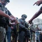 Protestas contra el ICE en medio de una huelga de hambre de reclusos en un centro de detención en Nueva Jersey.