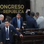 Analistas explican que la reforma al IUSI ha sido utilizada como bandera preelectoral, y que un análisis técnico, que no se hizo, más profundo habría permitido evidenciar la realidad de los recursos municipales y discutir cómo mejorar el uso y control de esos recursos. (Foto, Prensa Libre: Moisés Xec)