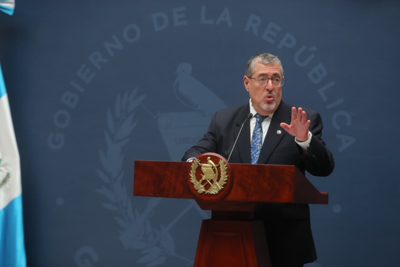 El presidente Bernardo Arévalo durante la conferencia de prensa La Ronda, este 10 de agosto de 2026, en la que se refirió a la reforma del IUSI. (Foto, Prensa Libre: Juan Diego González)