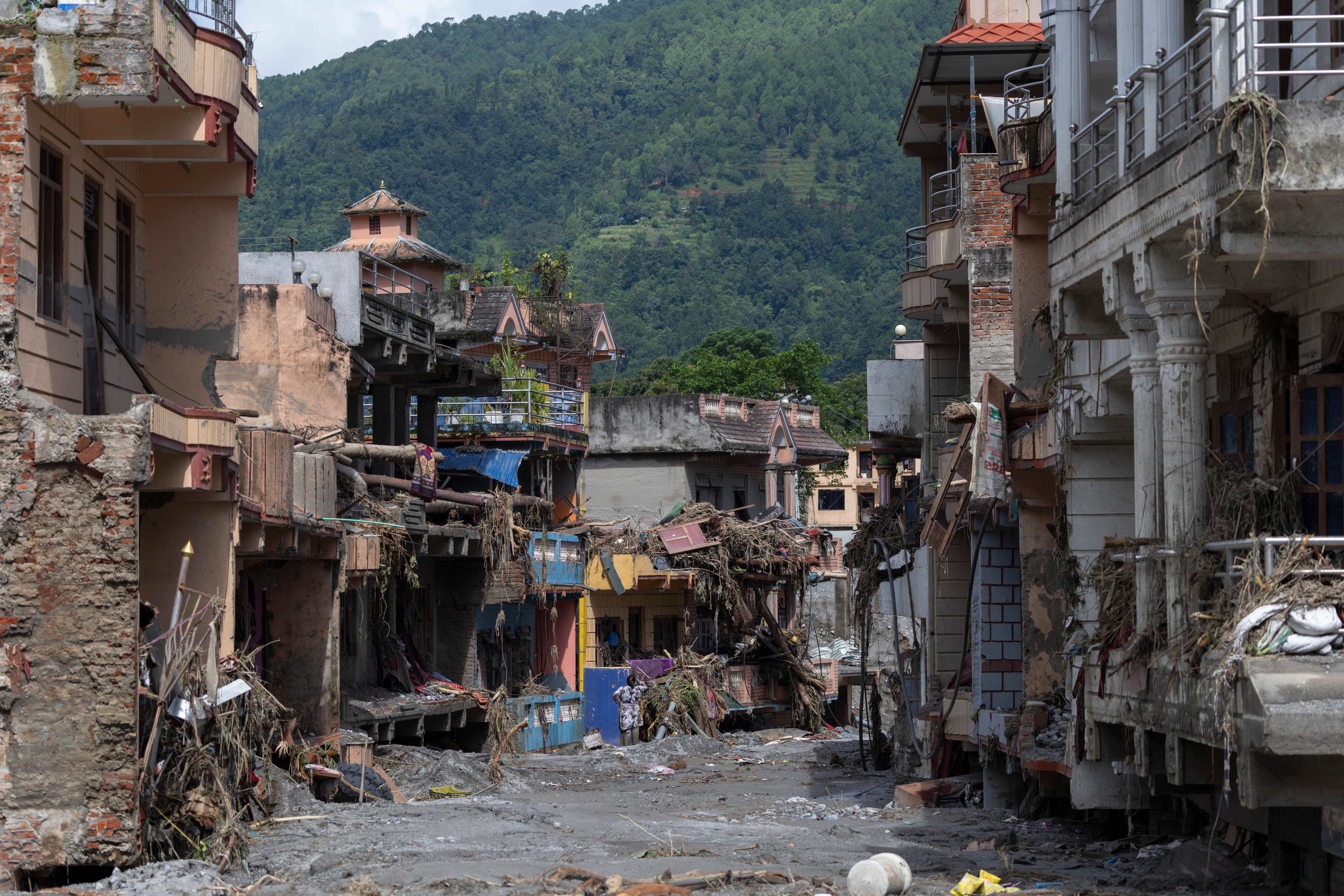 BUSQUEDA DE AFECTADOS POR INUNDACIÓN EN NEPAL'