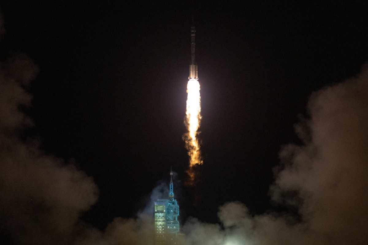 La misión espacial Shenzhou-23, transportada por un cohete Larga Marcha 2F, despega desde el Centro de Lanzamiento de Satélites de Jiuquan, cerca de Jiuquan (China), el 24 de mayo de 2026. EFE-EPA/ANDRES MARTINEZ CASARES/ARCHIVO