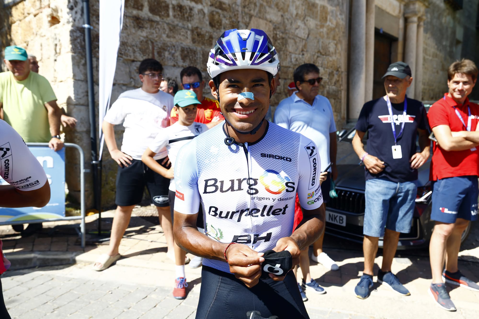 Sergio Chumil rompe el silencio tras abandonar la Vuelta a España: “Qué poco duró para mí".(Foto Prensa Libre: Burgos BH).