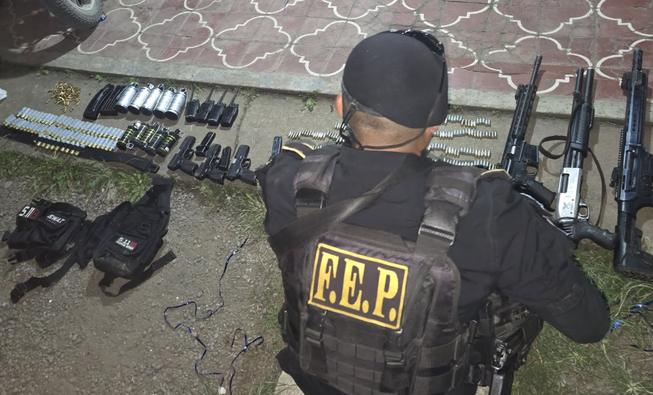 DECOMISAN ARSENAL EN SANTA CRUZ VERAPAZ