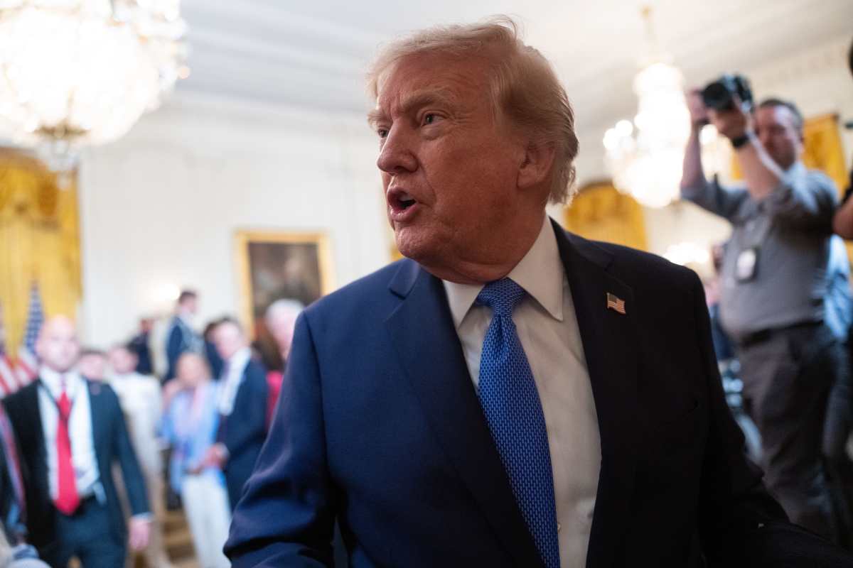 El presidente estadounidense Trump recibe a los atletas olímpicos del equipo de EE. UU. en la Casa Blanca.