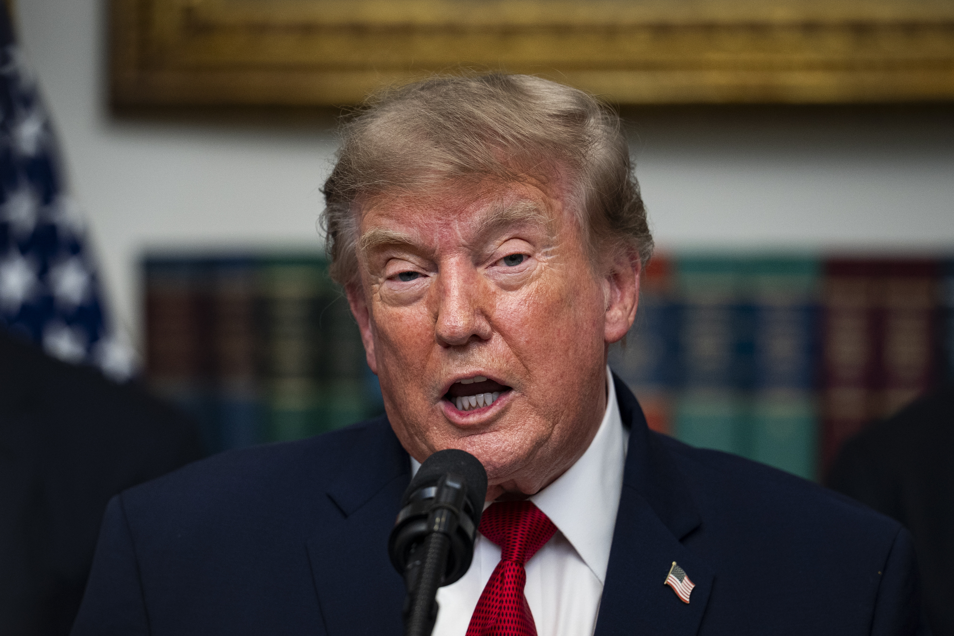 El presidente estadounidense Donald Trump se reúne con líderes tecnológicos en la Casa Blanca.