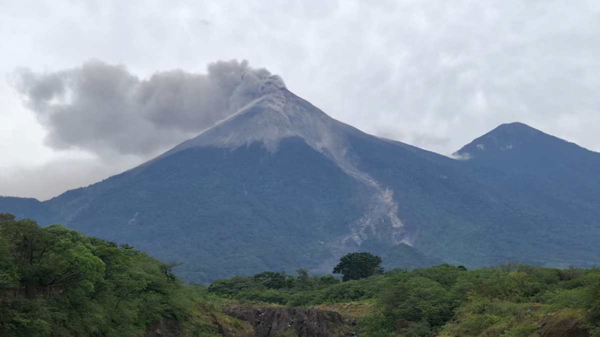ERUPCIÓN VOLCÁN DE FUEGO. 4-8-26