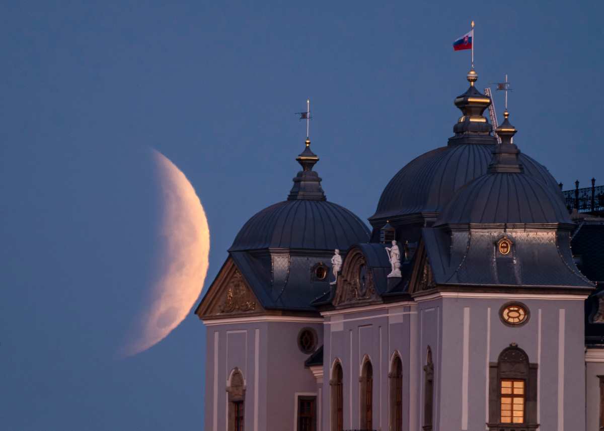 Eclipse lunar parcial en Eslovaquia