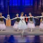 El Ballet Nacional de Guatemala "Christa Mertins" presenta El lago de los cisnes. (Foto Prensa Libre: Cortesía Ministerio de Cultura y Deporte)