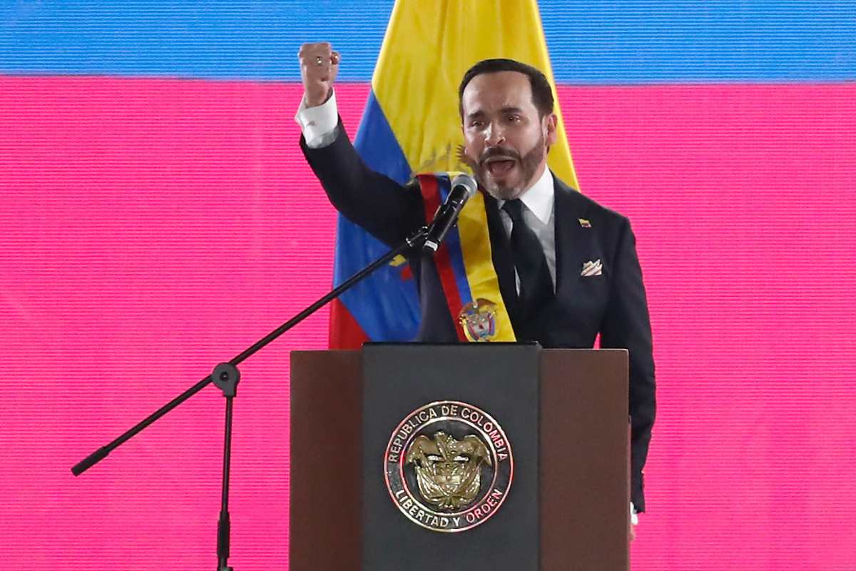 Abelardo de la Espriella toma posesión como presidente de Colombia y pronuncia un discurso este 7 de agosto. (Foto Prensa Libre: EFE)