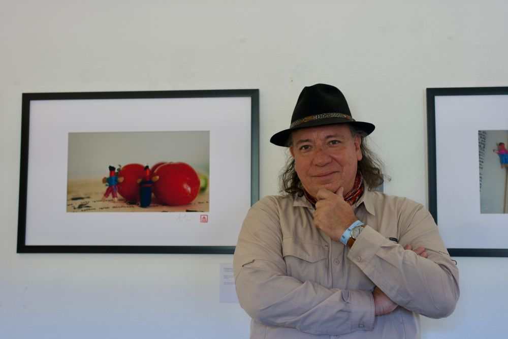 Antonio Leoni de León expone sus obras en el Centro Cultural Efraín Recinos de Quetzaltenango. (Foto Prensa Libre: Cortesía Antonio Leoni)