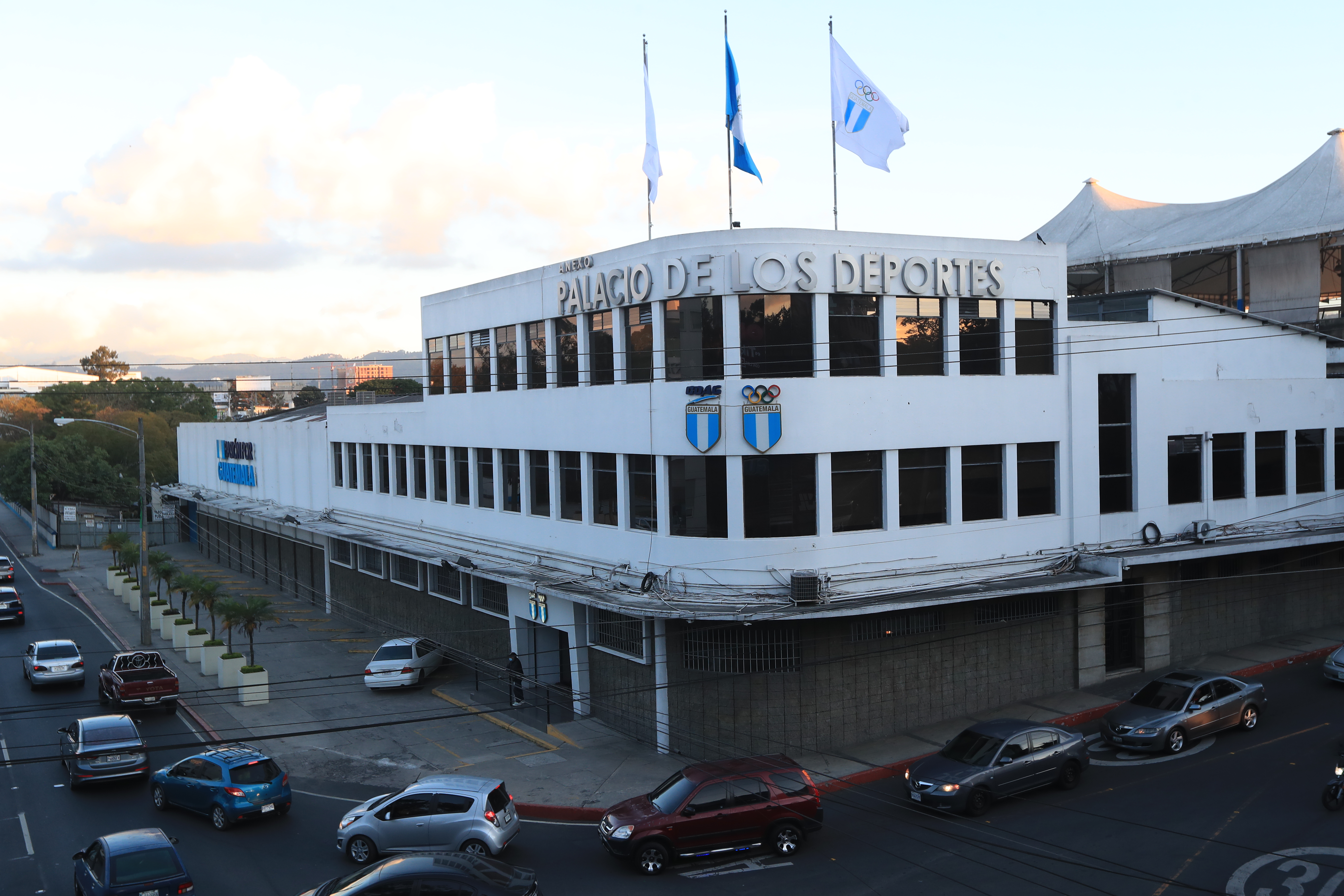 Fachada del edificio de la CDAG en la zona 5 de Ciudad de Guatemala