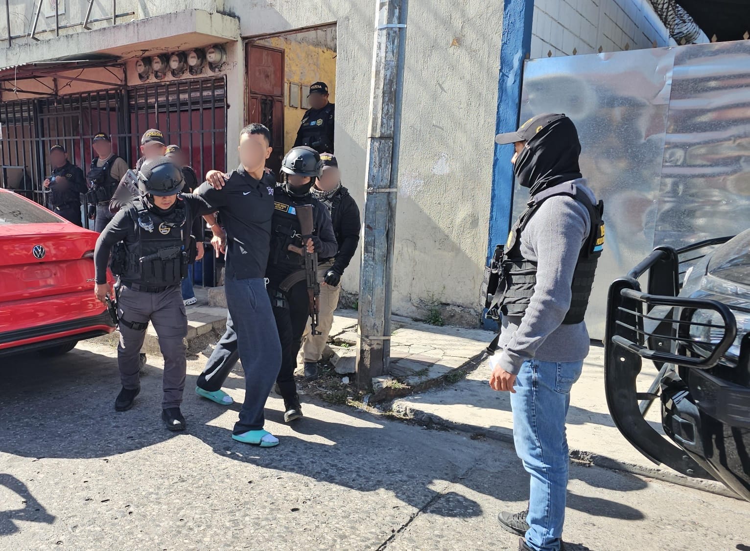 La PNC capturó a Gustavo “N”, señalado de un ataque armado ocurrido el 5 de agosto en la zona 14 y que quedó grabado por cámaras de videovigilancia. (Foto Prensa Libre: PNC)