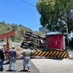 Accidentes de tránsito complican la movilidad en Villa Nueva, donde la PMT advierte de maniobras peligrosas y pide reforzar las medidas de prevención. (Foto Prensa Libre: PMT de Villa Nueva)