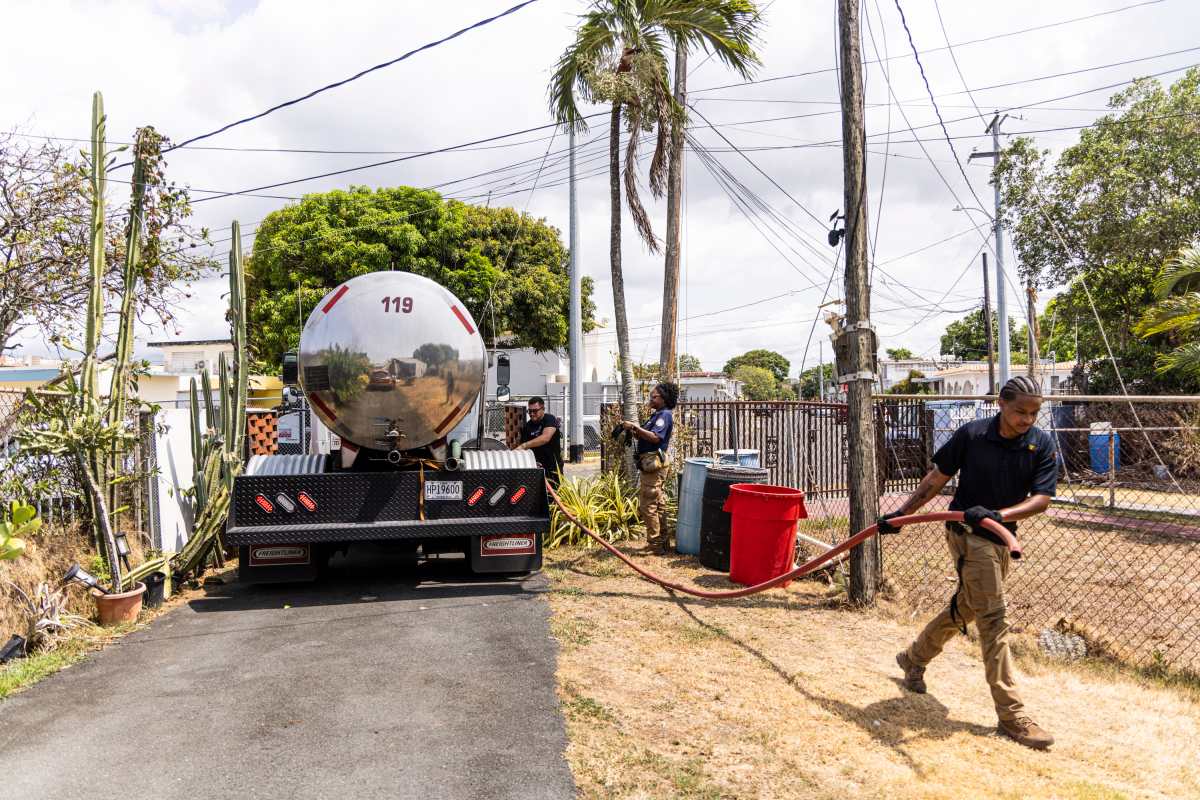 Puerto Rico sufre escasez de agua.