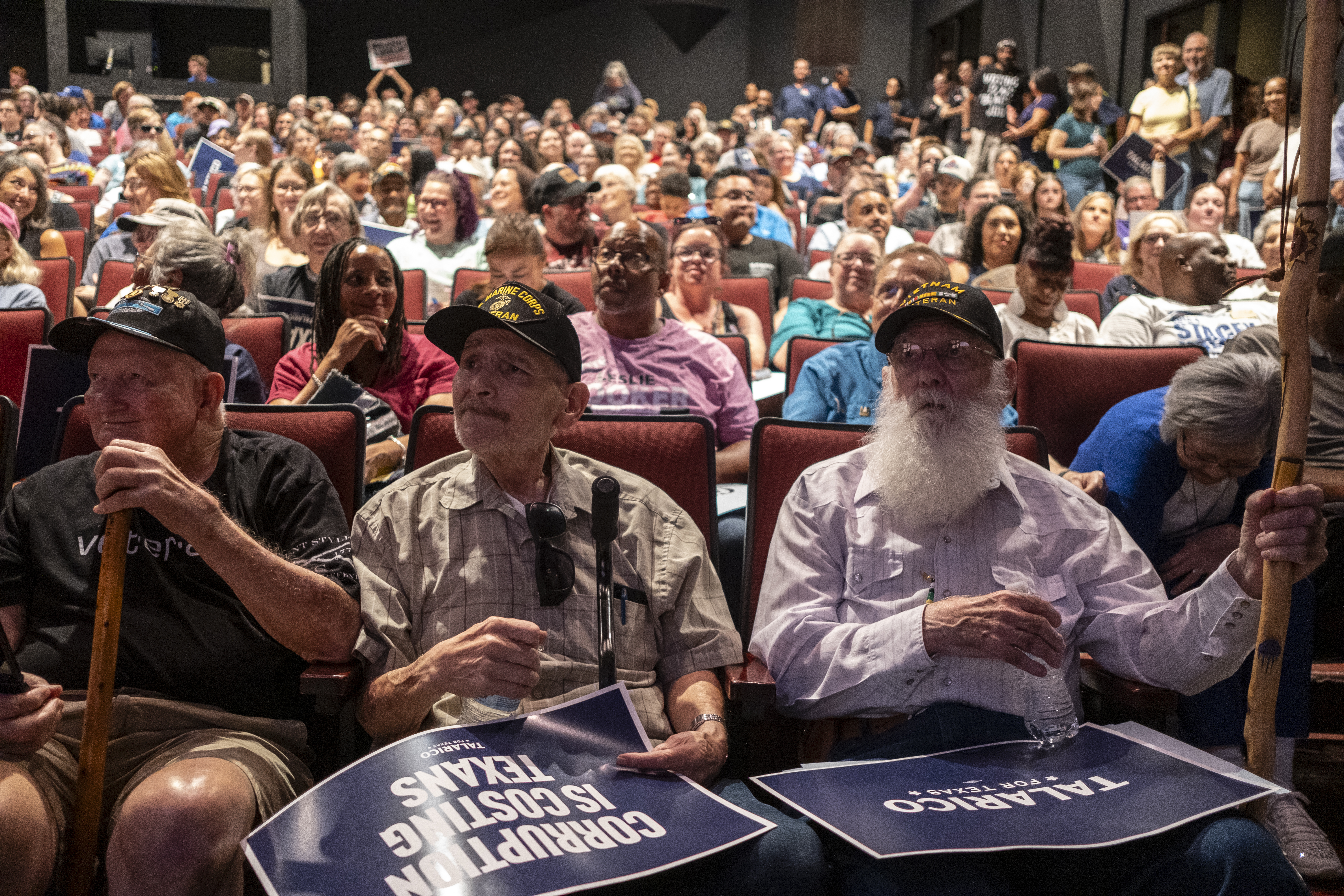 Votantes republicanos piensan votar por demócratas