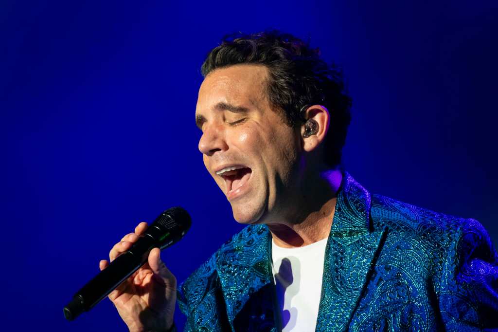 El carisma y la energía de Mika envuelven al público de Cap Roig
