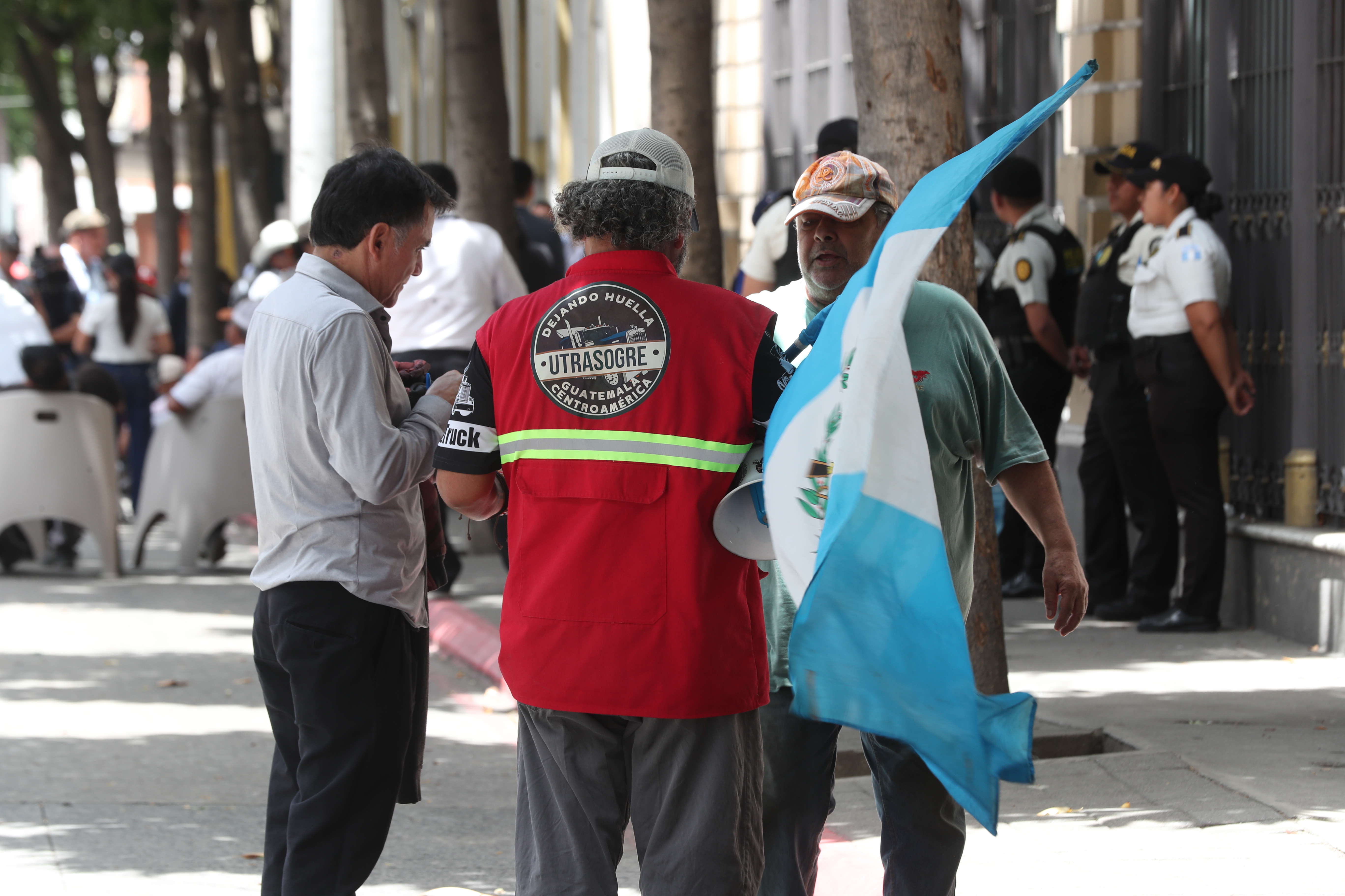 MANIFESTACIONES POR AUMENTO A COMBUSTIBLES