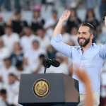 Nayib Bukele anuncia entrega de becas universitarias durante un evento en San Salvador