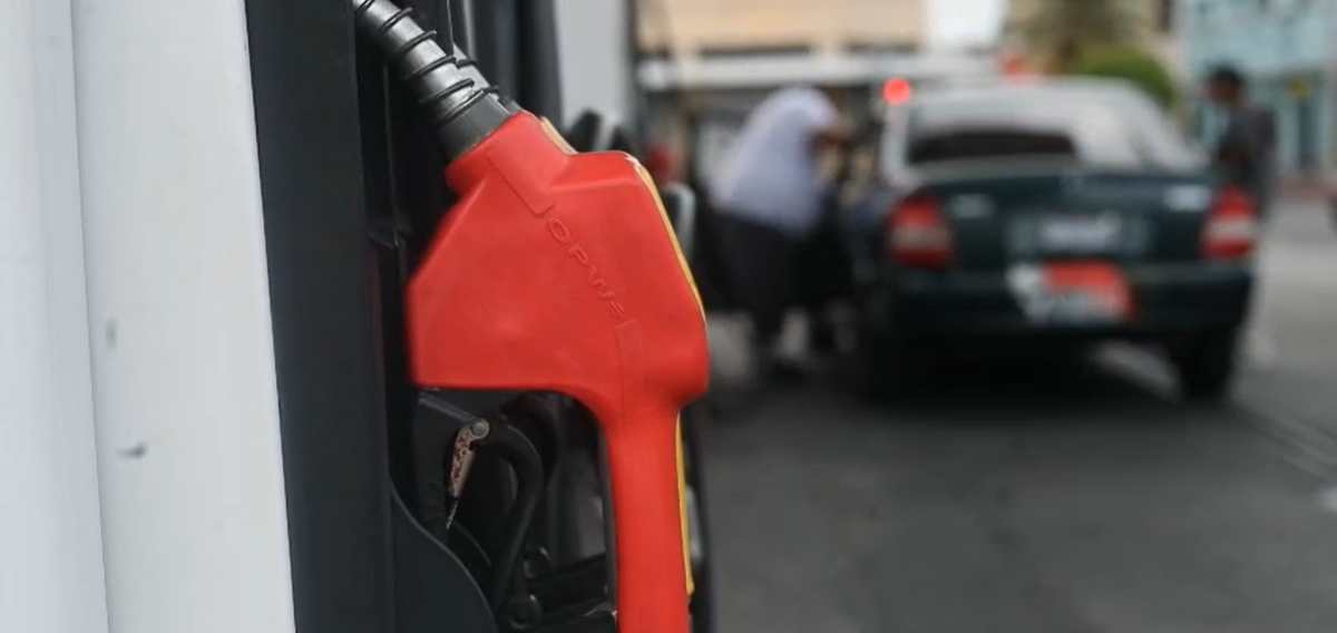 El diésel llegó a Q43.92 por galón, su nivel más alto del año, mientras usuarios esperan conocer si el E10 cambiará el precio de la gasolina regular desde el 22 de agosto. (Foto, Prensa Libre: Esbin García)