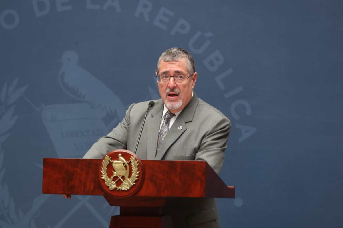 Presidente-Bernardo-Arevalo-Ronda-24-de-agosto-foto-Moises-Xec.jpeg