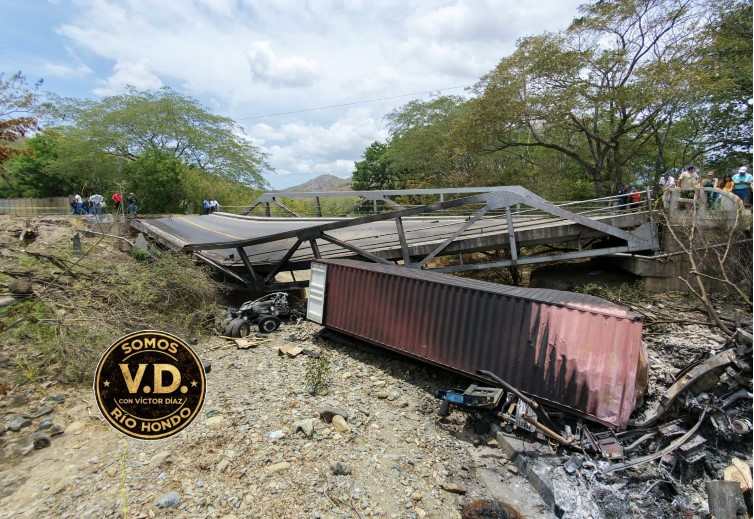 Vista aérea del lugar del accidente captada este domingo. (Foto Cortesía de Víctor Díaz / Somos Río Hondo)