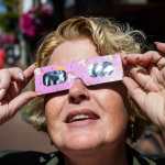Preparativos para la observación del eclipse solar
