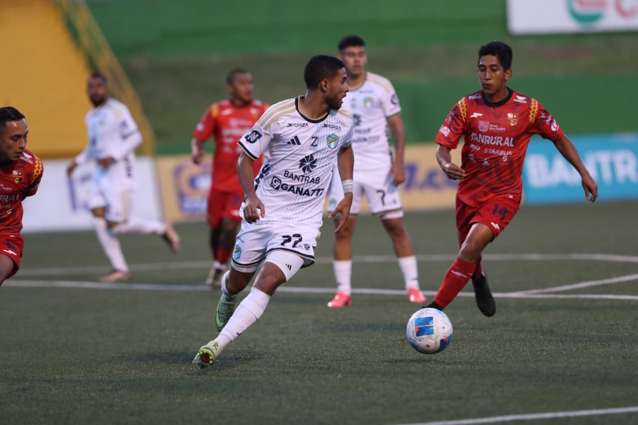 Comuncaciones logro su primer triunfo del Apertura 2026.(Foto Prensa Libre: Erick Ávila).