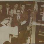 En 1963, Prensa Libre adquirió su primera rotativa de gran capacidad, una Goss que imprimía periódicos de hasta 64 páginas a una velocidad de 30 mil ejemplares por hora. Monseñor Rodolfo Quezada tuvo a su cargo la bendición. También aparecen María Mercedes Girón de Blank, Carlos Rosales Román, Abelardo Muñoz, Julio César Anzueto, Pedro Julio García y Mario Sandoval Figueroa.