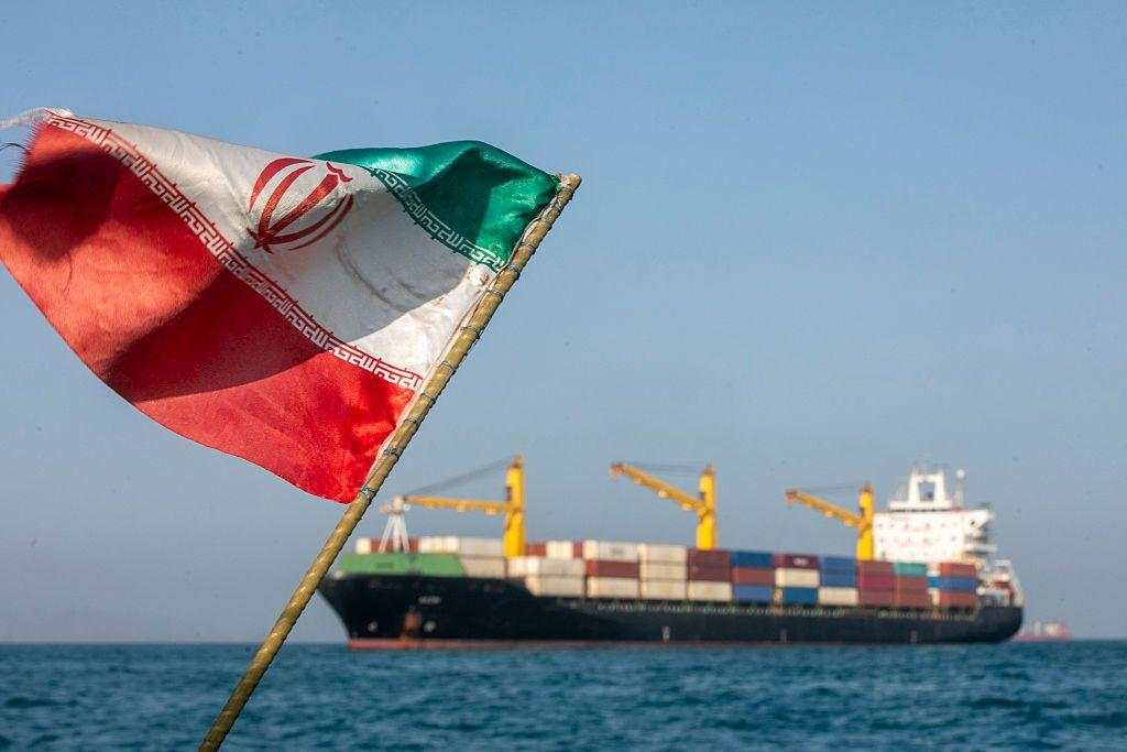 El 12 de noviembre de 2025, ciudadanos iraníes visitaron una exposición que mostraba los logros en materia de misiles y drones en Teherán.